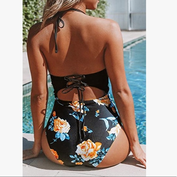 NWT! Women’s Cupshe cut out one piece bathing suit Small - Picture 2 of 6